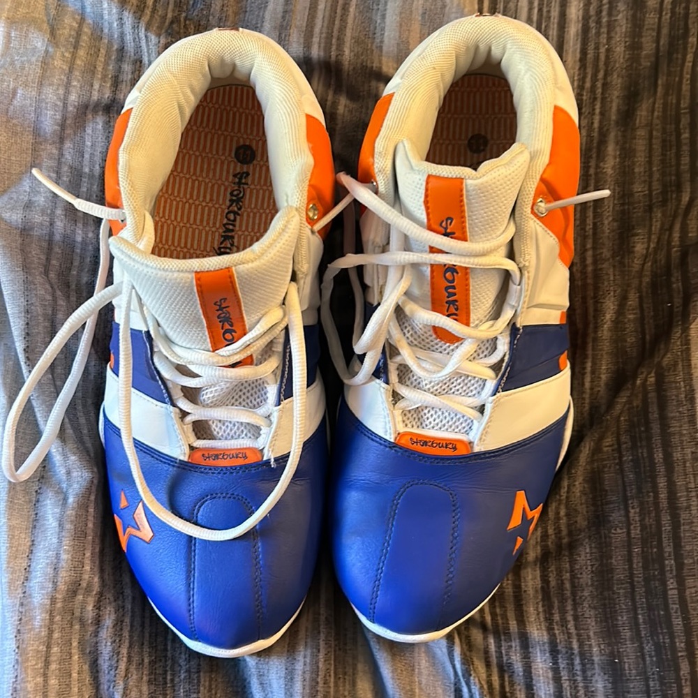 Vintage size 11 starburys. Super rare. Super awesome shape
